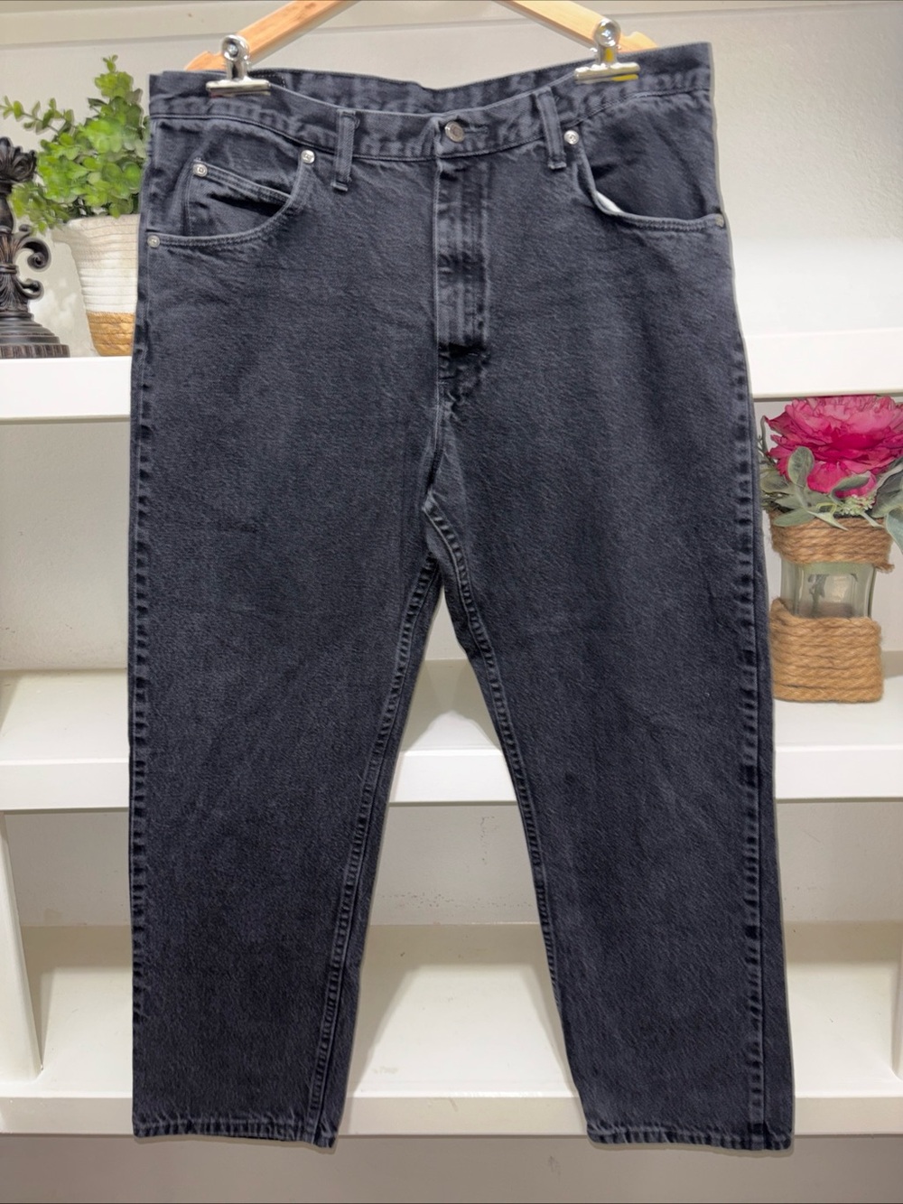 Men’s Black Wrangler Relaxed Fit Jeans Size 38x30